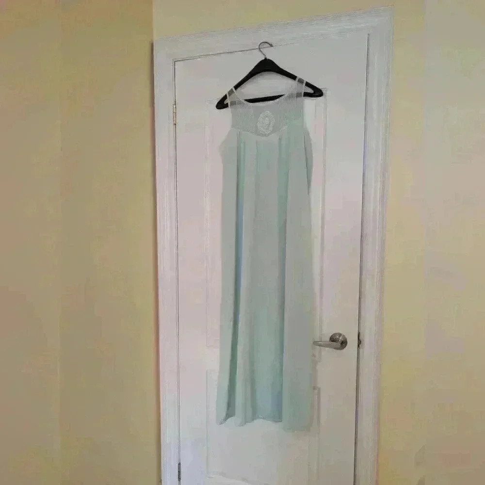 Vintage pale green long nightgown Keyser size medium